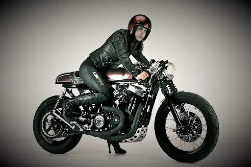 Di Xe Cafe Racer Doi Non Gi